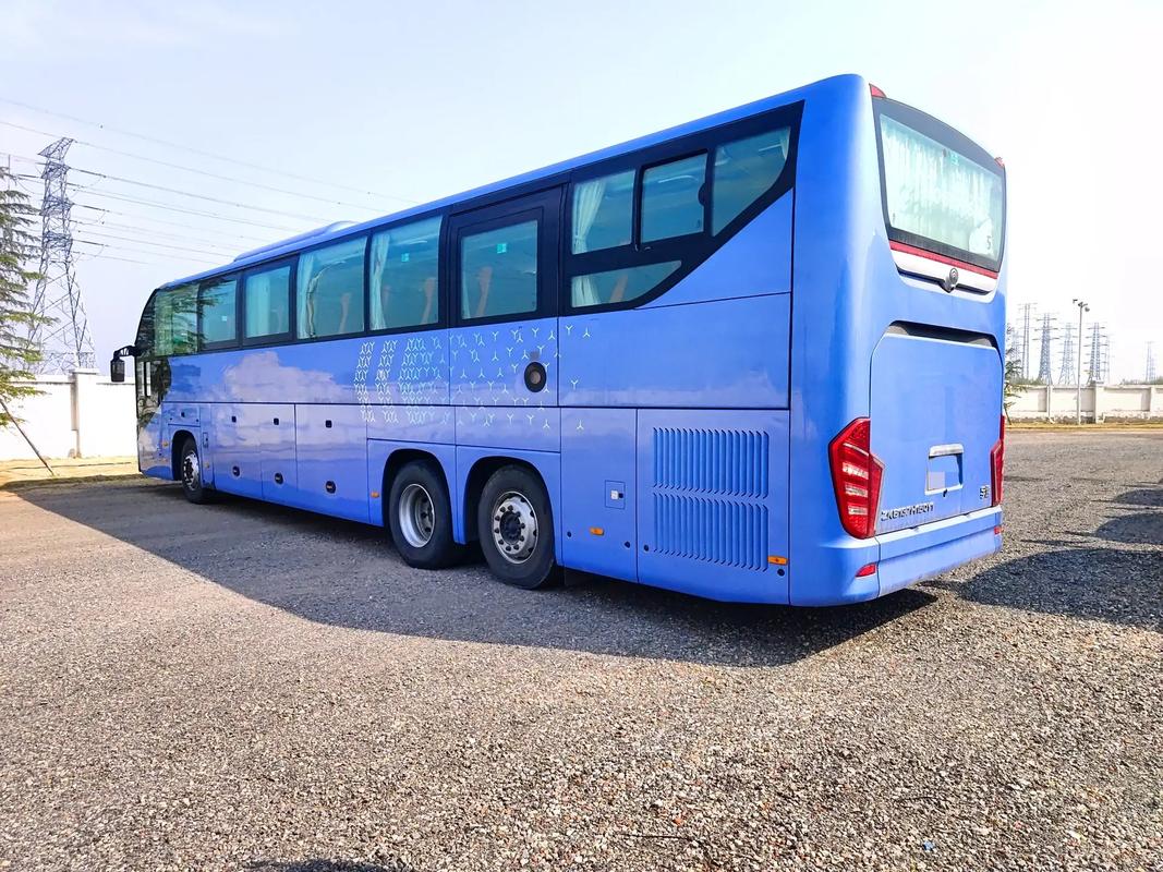 宇通客车60座的价格表(宇通客车2021款56座)