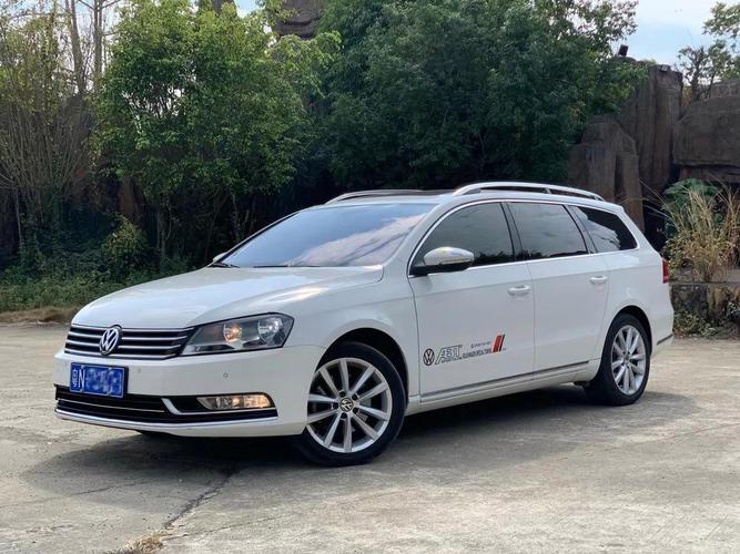 迈腾旅行版2012款 迈腾旅行版2012款和迈腾座位空间一样吗？