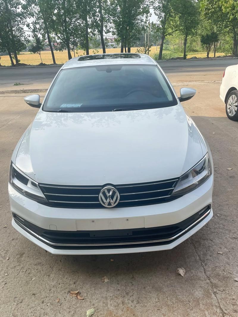 18年大众速腾多少钱(18年大众速腾14t豪华版2年了能卖多少钱)