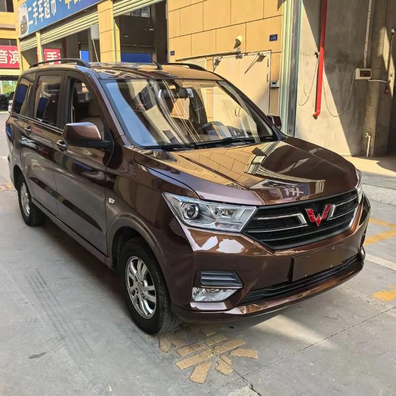 五菱宏光s汽车价格表/五菱宏光s新车报价12舒适型2021款