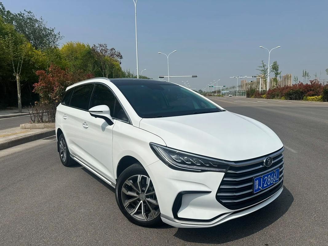 比亚迪宋max7座混动版2024款/比亚迪宋max6座混动版