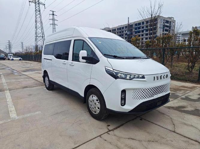 依维柯全新产品聚星开启预售／依维柯车友会