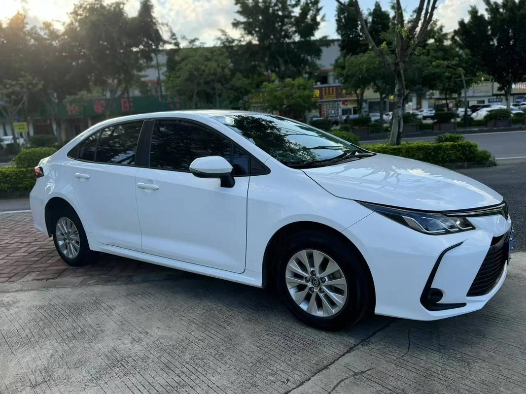 丰田卡罗拉2019款双擎/丰田卡罗拉2019款双擎先锋版怎么样