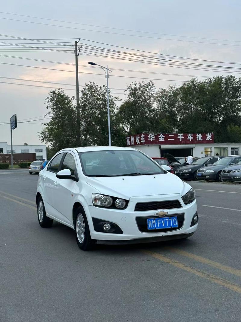 【雪佛兰爱唯欧三厢2014,雪佛兰爱唯欧三厢2011款】